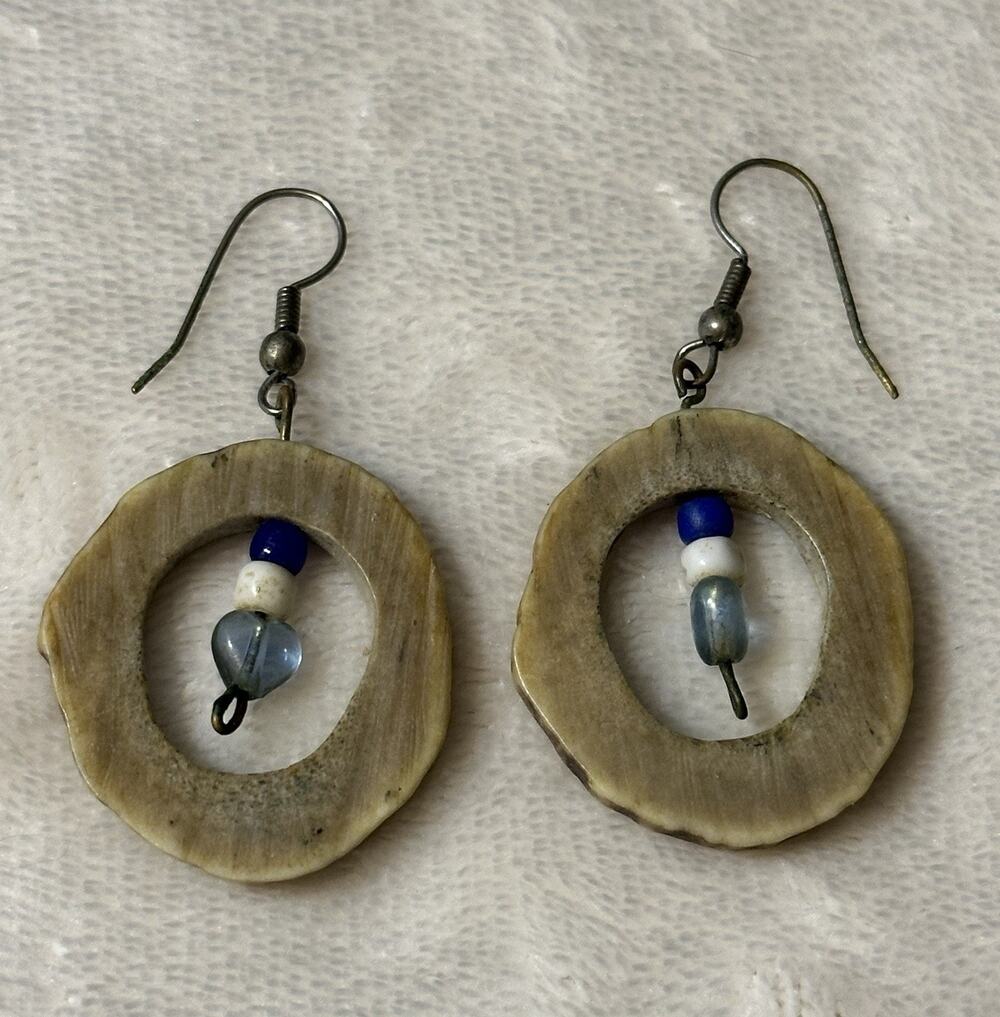 Vtg Sliced natural antler disks dangle Earrings design w/ blue & white beads